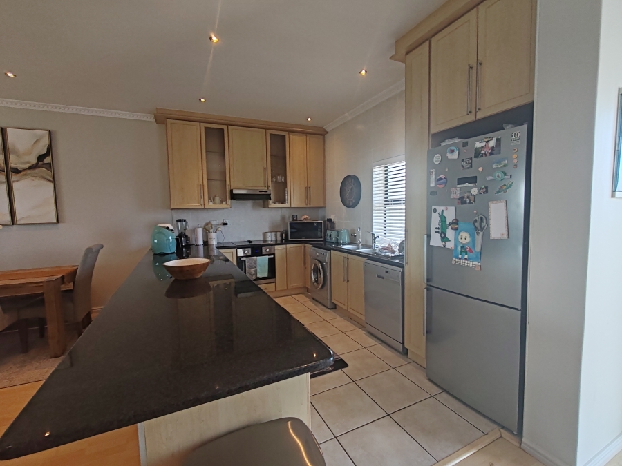To Let 2 Bedroom Property for Rent in Big Bay Western Cape
